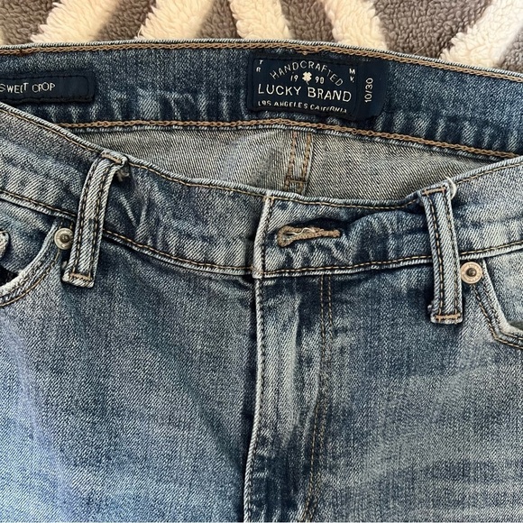 Lucky Brand Jeans with Embroidered Detail - Picture 4 of 5